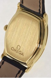 Omega De Ville Prestige Tonneau Automatik 18Kt Gold Herrenuhr, kürzlich gewartet