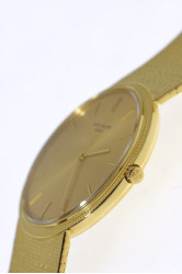 Patek Philippe "Clous de Paris" Calatrava as new 18k gold Gent's wristwatch with original papers