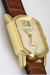A. Lange & Söhne Arkade 18k gold elegant lady's wristwatch with large date indications