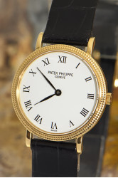 Patek Philippe Calatrava 18k gold Lady's wristwatch with Patek Philippe Certificate of Origin