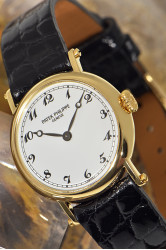 Patek Philippe Calatrava Damenuhr 18K Gold mit Originalzertifikat, Ref. 4860