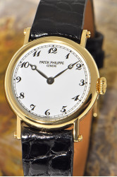 Patek Philippe Calatrava Damenuhr 18K Gold mit Originalzertifikat, Ref. 4860