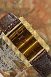 Piaget Tigerauge 18Kt Gold Kultuhr mit Clous De Paris Dekoration