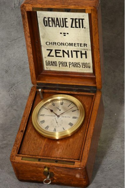 Zenith Chronometer mit Gangreserveanzeige Grand Prix Paris 1900 in originaler Mahagoni-Box