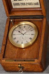 Zenith Chronometer mit Gangreserveanzeige Grand Prix Paris 1900 in originaler Mahagoni-Box