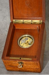 Zenith Chronometer mit Gangreserveanzeige Grand Prix Paris 1900 in originaler Mahagoni-Box